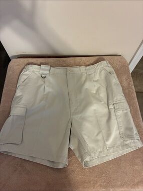 Weekenders size 46 Men's Cargo Shorts in Light Stone